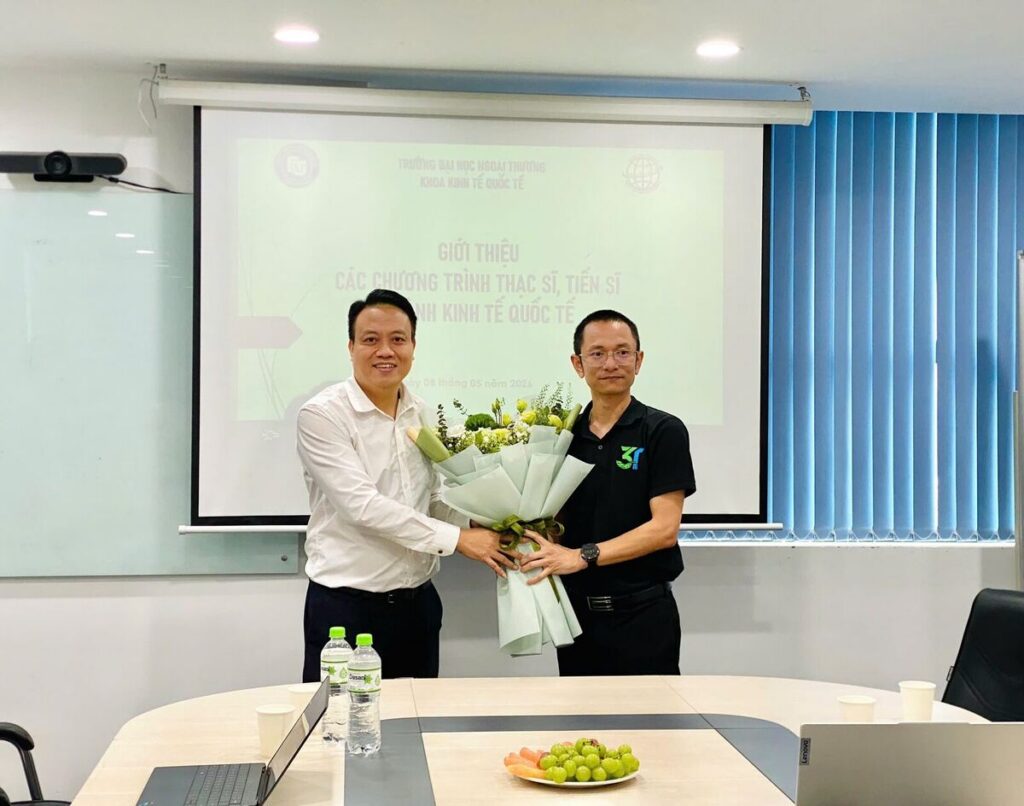 Flowers presented at FTU DataCore partnership ceremony 2026