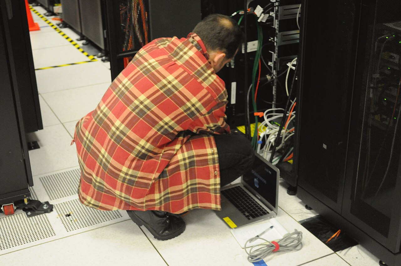 Vietnam sovereign AI infrastructure - data center server rack technology