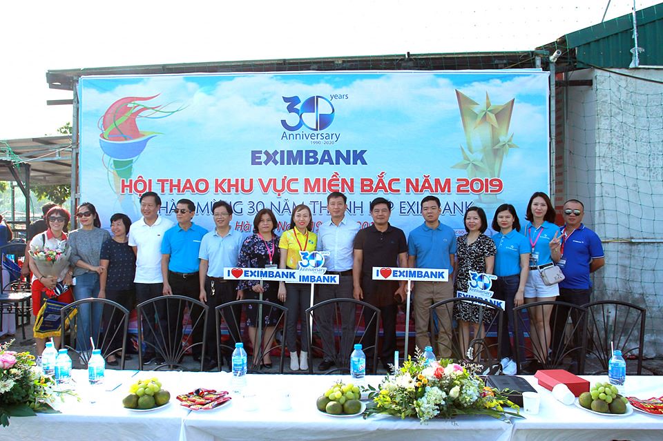 Đội ngũ nhân viên Eximbank tại Việt Nam