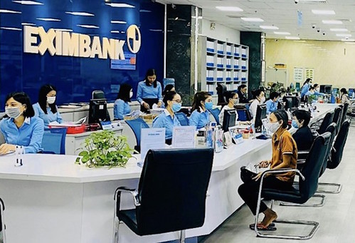 Trụ sở chi nhánh Eximbank tại Việt Nam, minh họa dữ liệu biến động nhân sự ngân hàng Việt Nam