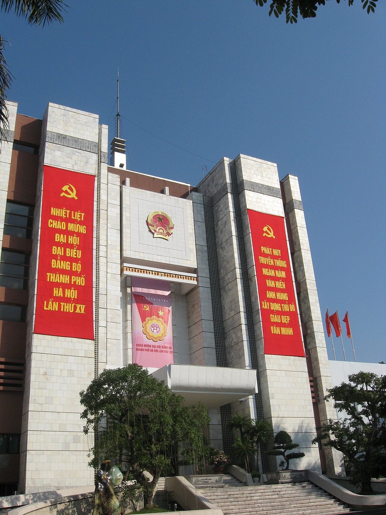Hanoi city building representing urban 5G coverage in the Vietnam 5G rollout